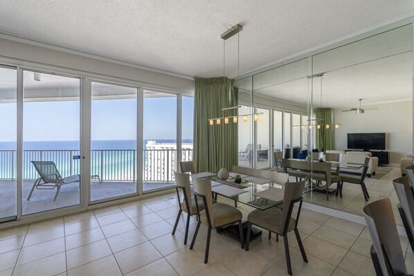 Dining - Posh Beachfront Penthouse With Spectacular Gulf Views Tops'l Tides 1507 (Miramar Beach)