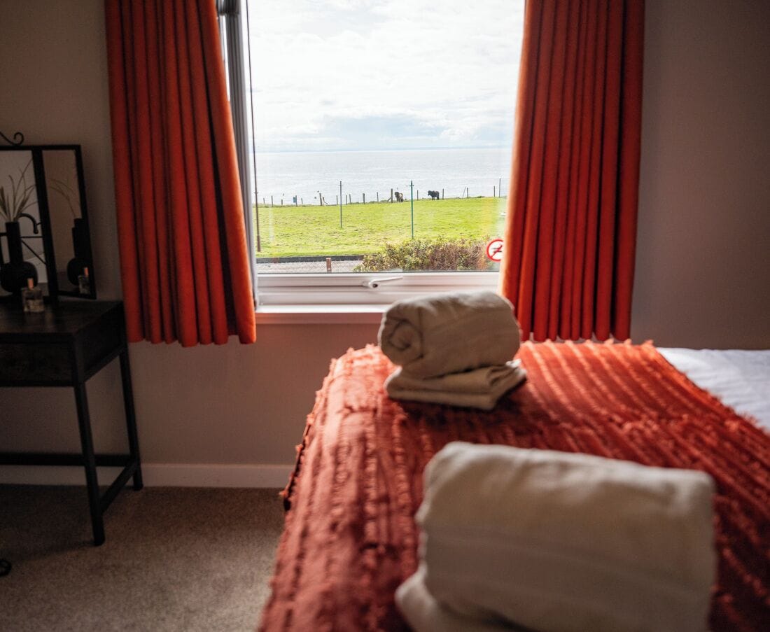 2 bedrooms, iron/ironing board, travel cot, free WiFi