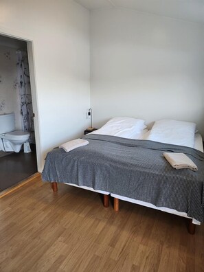 Standard Triple Room, Courtyard View | Free WiFi - Fjós Guesthouse (Skagafjörour)