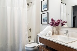 Hair dryer, towels, soap, shampoo - Cozy new condo on TART trail and close to everything! Pet Friendly! (Traverse City)