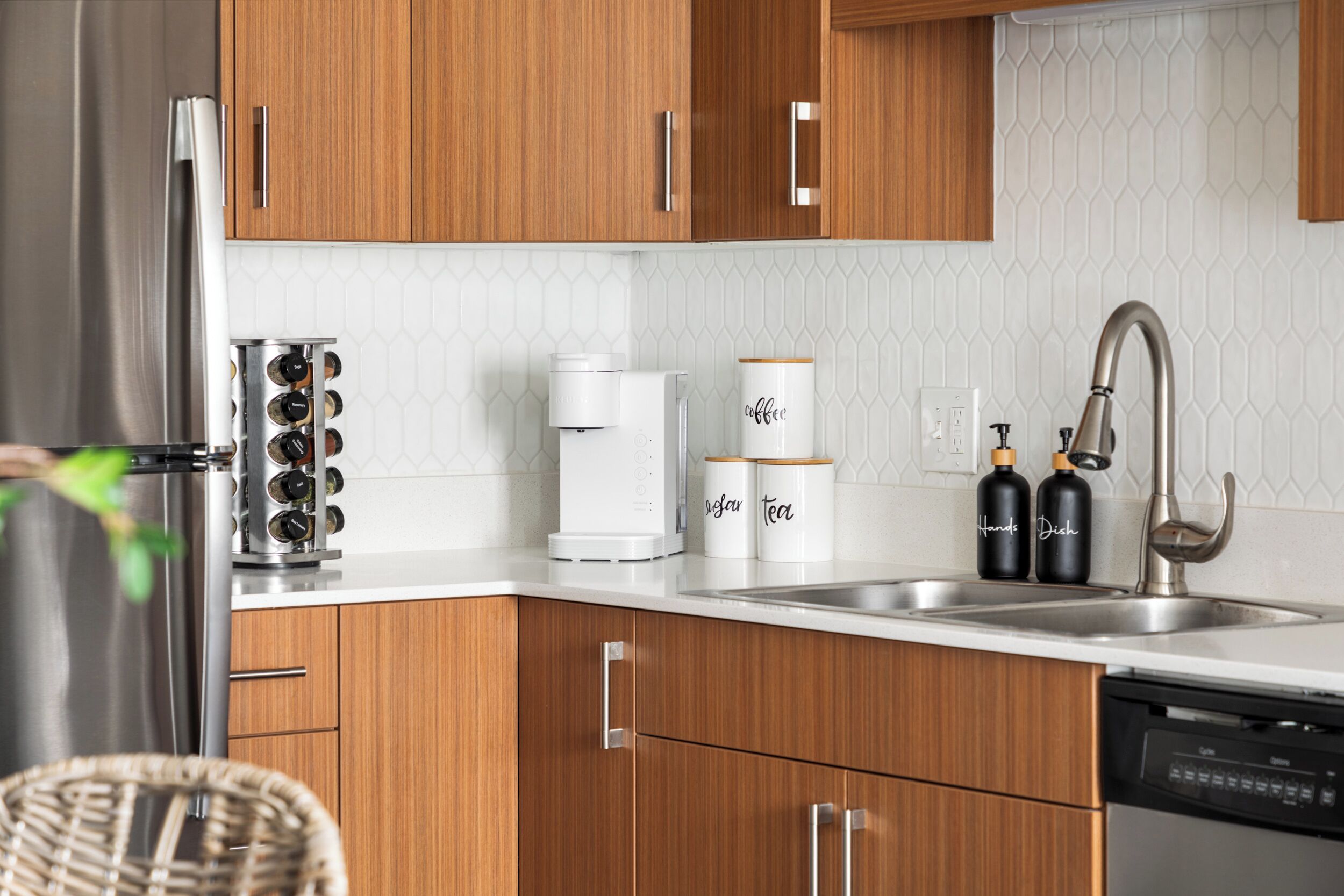 Frigorifero, microonde, forno, piano cottura