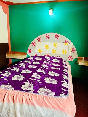 Basic Room | Free WiFi, bed sheets - Posada Las Palmeras (Cuautitlan Izcalli)