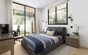 5 室のベッドルーム、旅行用ベビーベッド、WiFi、ベッドシーツ