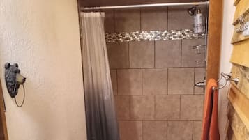 Hårtørrer, håndklæder, Sæbe, Shampoo