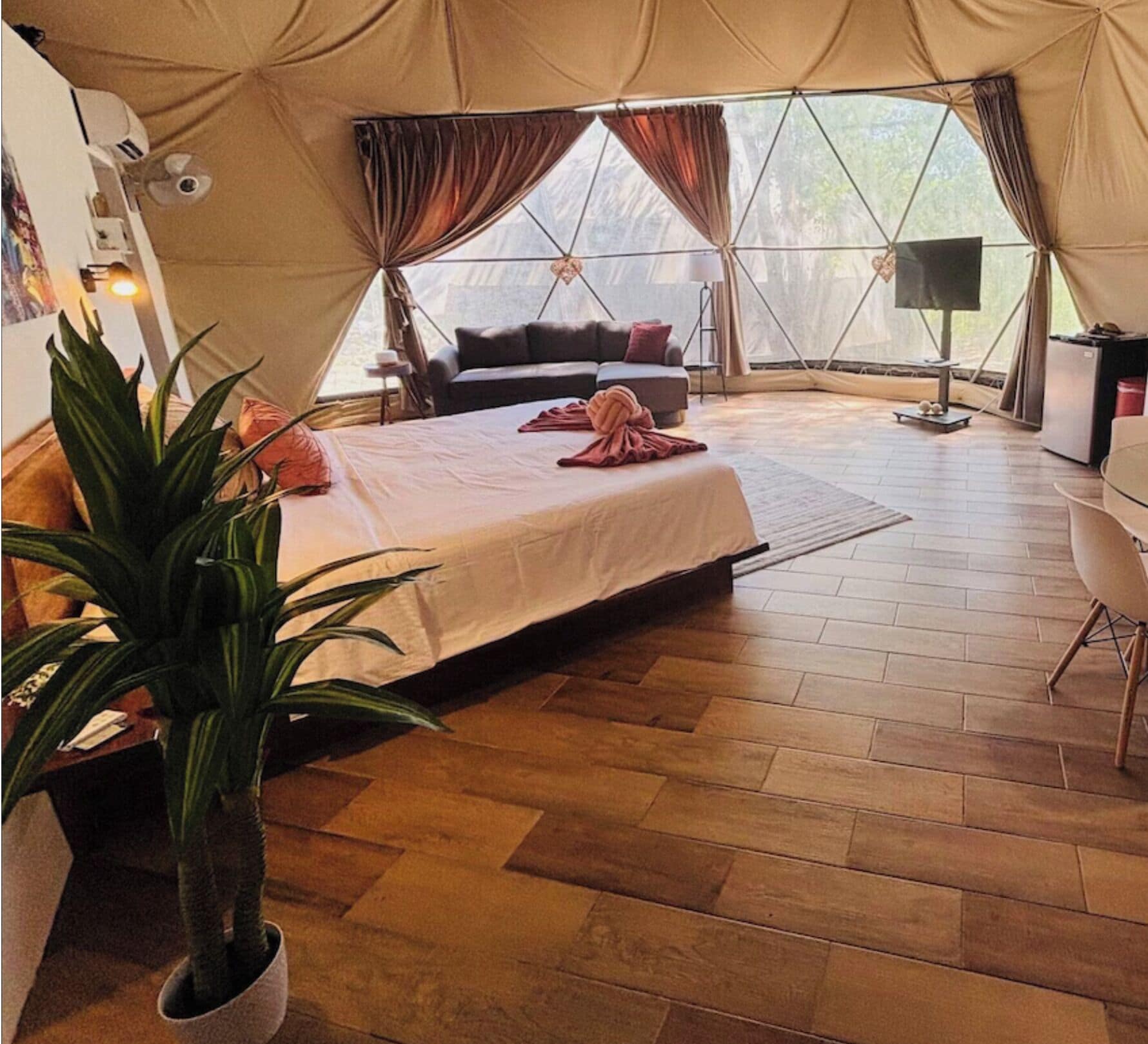 1 slaapkamer, een bureau, een strijkplank/strijkijzer, gratis wifi