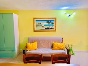 Living area - 1 Bedroom Apartment in Limpiddu (Limpiddu)