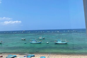 Beach nearby, white sand, water skiing, fishing