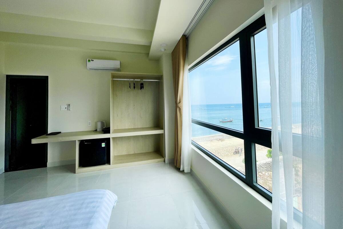 Habitación superior, 1 cama King size, para no fumadores, baño privado | 1 habitación, sábanas de algodón egipcio y ropa de cama de alta calidad