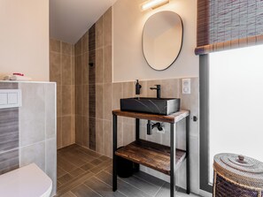 Doccia, asciugacapelli, asciugamani