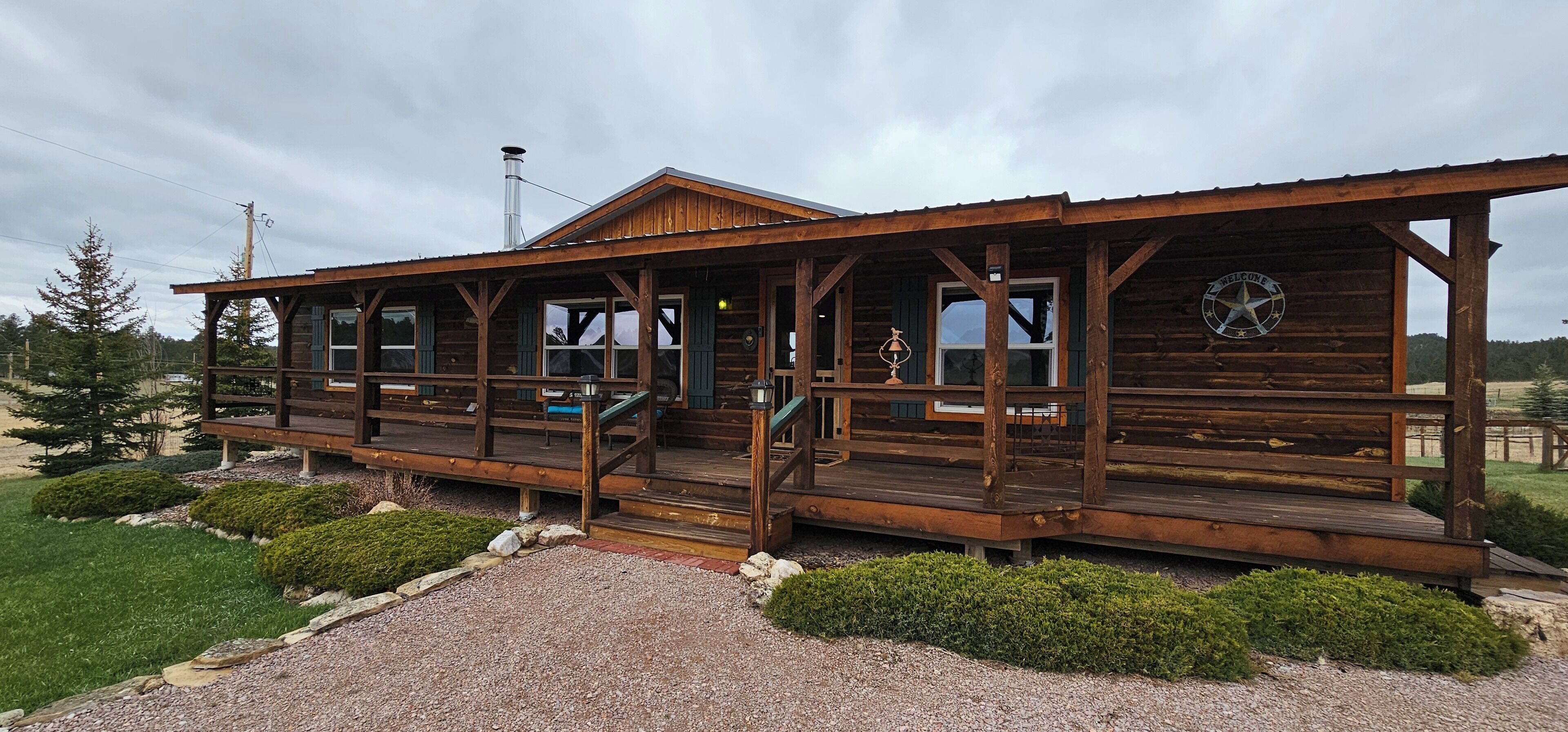 NEW Sidney Park Retreat near Custer w/ Hot Tub and Horse Quarters!