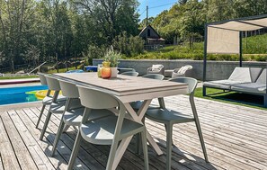 Outdoor dining - 3 bedroom stunning home in Vikebygd (Vikebygd)