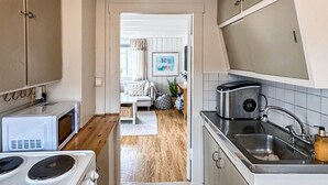 Kaffetrakter/tekoker, kjøleskap, mikrobølgeovn og ovn