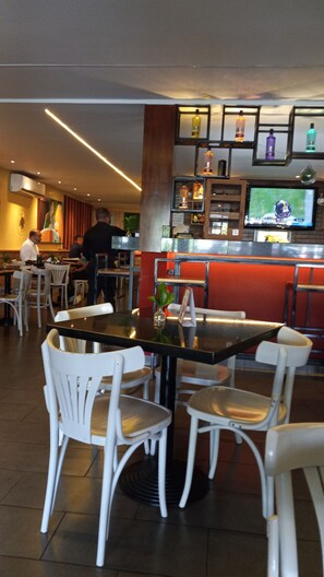 Bar (in der Unterkunft)