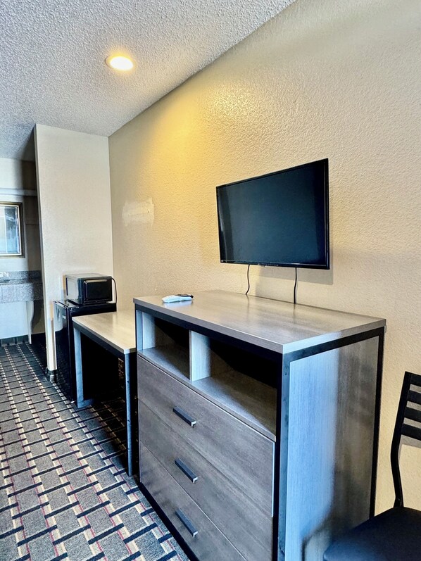 Free WiFi, bed sheets - Seagoville Inn (Seagoville)