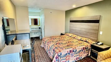 Standard Single Room, 1 King Bed, Non Smoking