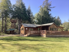 Exterior - Upper Twin Cabin - Beautiful Private Cabin near Olympic National Park (Twin)