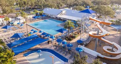 Serene Lakefront Views & Sarasota Breezes-Optional Golf Cart for Exploring
