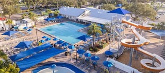 Serene Lakefront Views & Sarasota Breezes-Optional Golf Cart for Exploring
