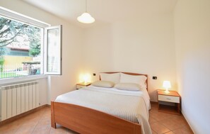 1 dormitori, planxa i posts de planxar, wifi gratuïta i roba de llit