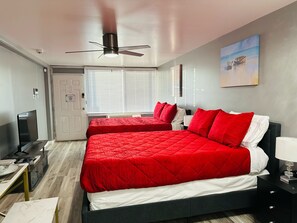 Signature Studio | Premium bedding, Tempur-Pedic beds, individually decorated - Studios at Fontainebleau Terrace (Panama City Beach)
