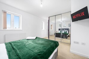 3 bedrooms, WiFi, bed sheets