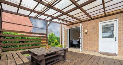 Charming 3-Bedroom Home minutes away from Etihad Stadium and Co-op Live Arena.