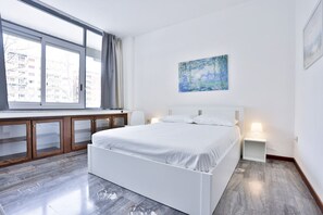 2 slaapkamers, een strijkplank/strijkijzer, wifi, beddengoed