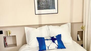 1 間睡房、書桌、熨斗/熨衫板、Wi-Fi