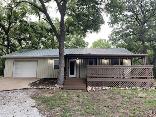 Secluded Stockton Lake House w Starlink internet