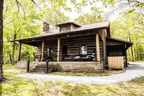 Granddaddy's Cabin -ON THE BLUFF OF DAYTON MTN! 13 Minutes from Chickamauga Lake