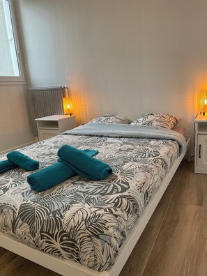 2 chambres, lit parapluie, Wi-Fi gratuit, draps fournis