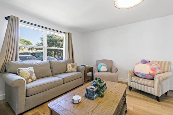 Pull out Sofa Bed (Queen) + 2 Sofa Chairs