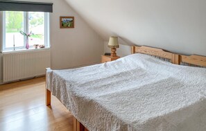 3 bedrooms, free WiFi, bed sheets - 3 bedroom lovely home in Skillinge (Skillinge)