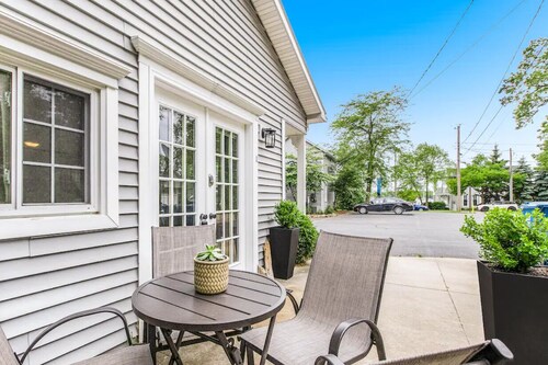 Little Bell's Bungalow / Walkable to Saugatuck and Douglas / Updated