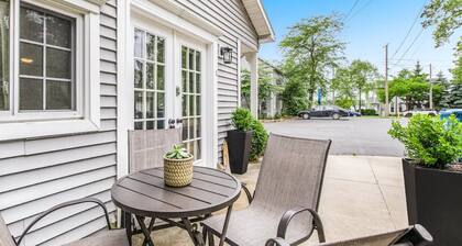 Little Bell's Bungalow / Walkable to Saugatuck and Douglas / Updated