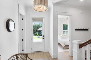 6 bedrooms, WiFi, bed sheets