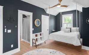 6 bedrooms, WiFi, bed sheets - The Second Star- 1 Block to Sand and Ocean! (Fripp Island)