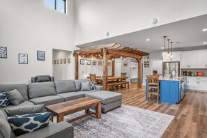 Smart-TV, peis, videospill og fotballspill