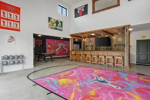 Children’s area - Barn! B-Ball Court/Mini Golf/Sports Bar/Tiki Bar/Theater/Arcade/Hot Tub/Fire Pit (Mount Pleasant)