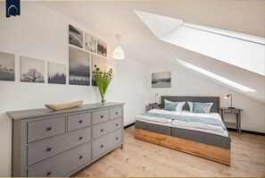 3 slaapkamers, een bureau, wifi, beddengoed