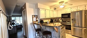 Lovely Mallard Lakes townhome, minutes from Fenwick and OC beaches.