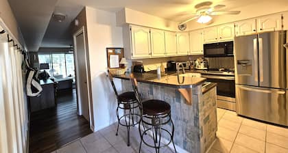 Lovely Mallard Lakes townhome, minutes from Fenwick and OC beaches.