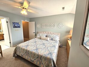 2 Schlafzimmer, Schreibtisch, Reisekinderbett, kostenloses WLAN