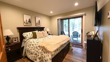 1 habitación, tabla de planchar con plancha y cuna de viaje