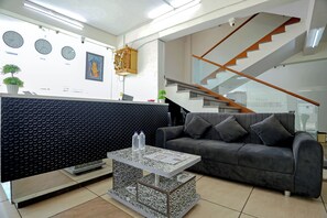 로비 좌석 공간