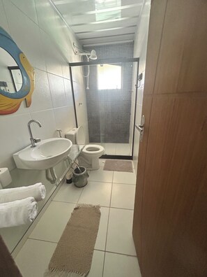 Håndklær og toalettpapir