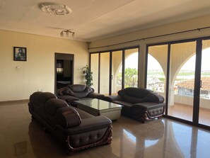 Interior - Hilltop Grandeur: 8-Bedroom With Stunning Views of Accra and Pambros Waters (Greater Accra Region)
