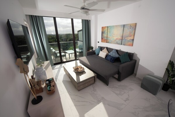 Smart TV - Beachside Gem: Your Coastal Haven close to Beach (Punta Cana)