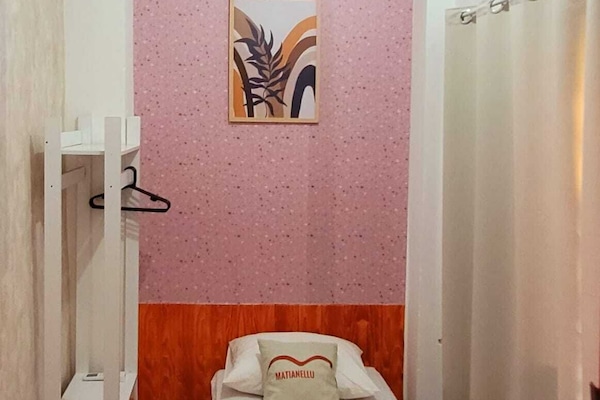 Single Room | WiFi (free), bed sheets