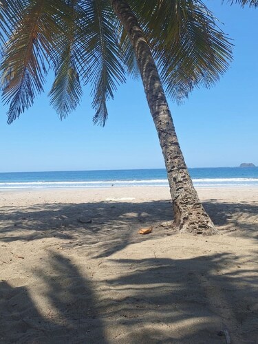 !A Sólo 10 Minutos de la Playa! La Habitación Equipada Ideal Para su Estadía